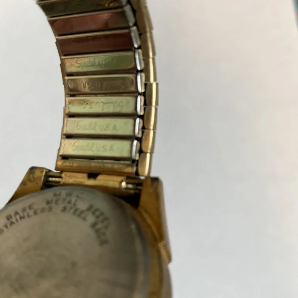 Vintage Red Face Digital MWC Speidel USA Watch - Picture 4 of 7